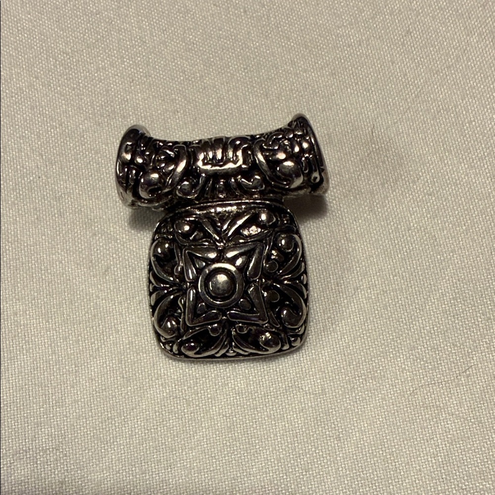 Ornate Sterling Silver Pendant - Picture 4 of 4